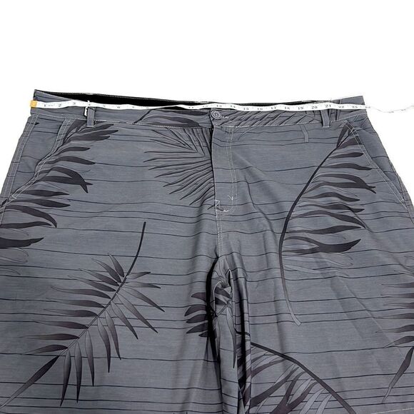 Pipeline Swim Trunks  - Picture 6 of 7